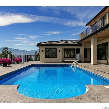 Mission Hill Lake View Villa West Kelowna Exterior photo