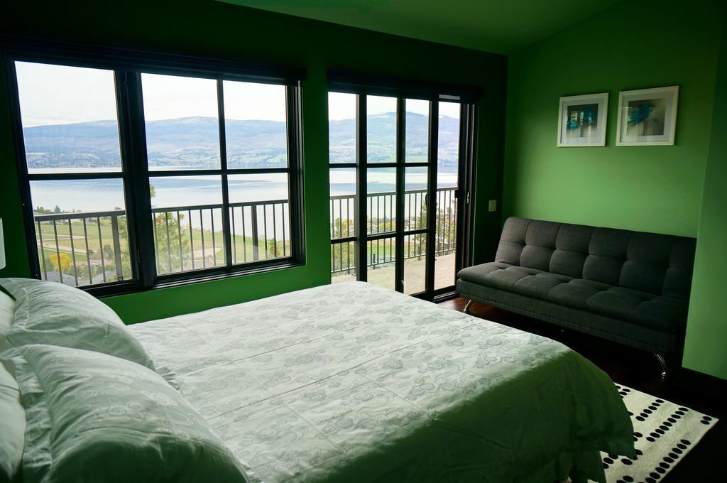 Mission Hill Lake View Villa West Kelowna Exterior photo