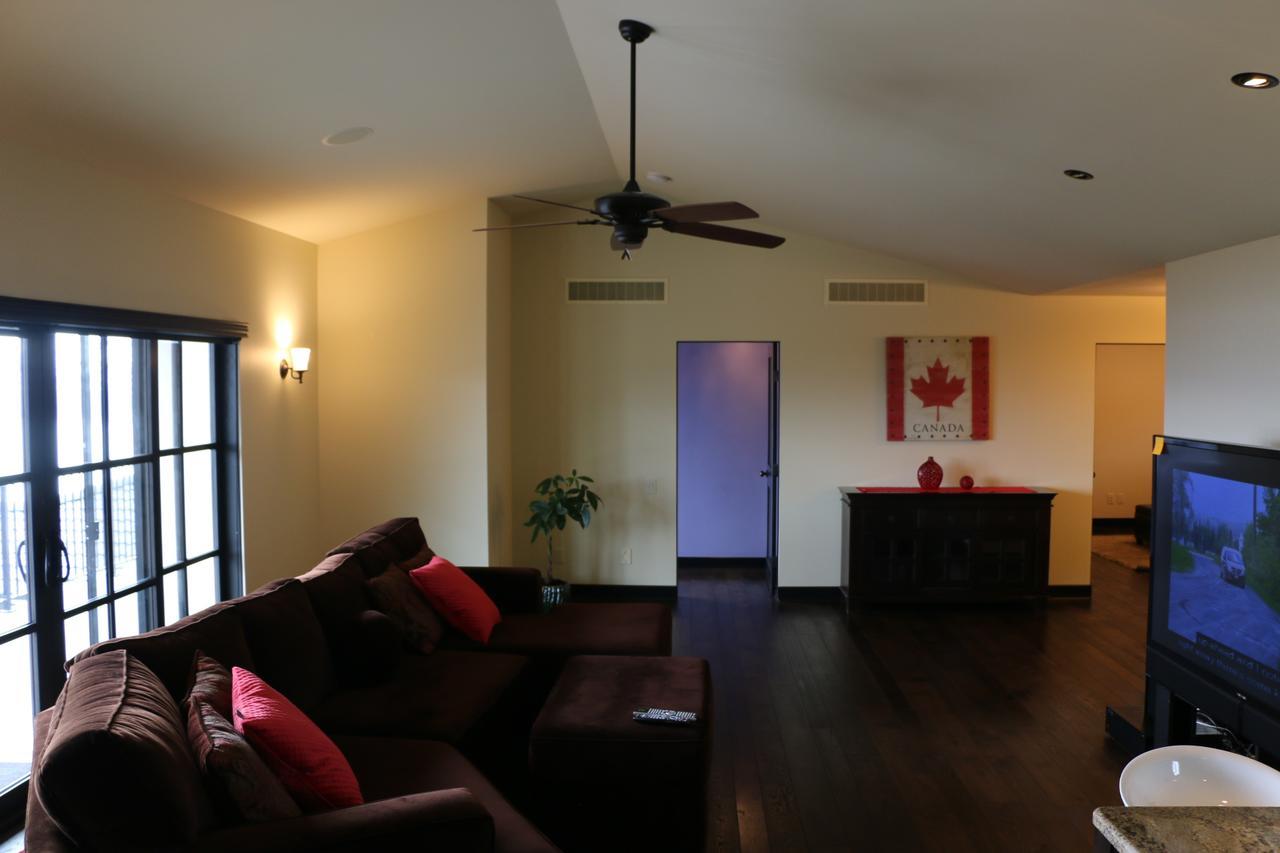 Mission Hill Lake View Villa West Kelowna Exterior photo